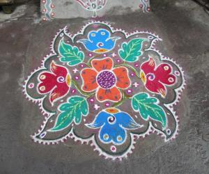 Flower & leaf colour kolam.