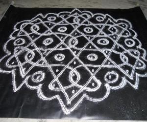 Chikku kolam.Trial kolam as Vasumathi.