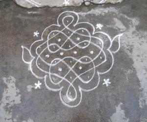 Small chikku kolams with 8 shape.