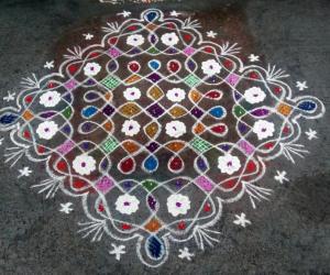 Rangoli: Rev's chikku kolam 4.