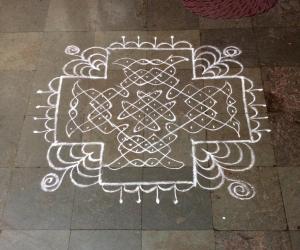 White n white margazhi kolam