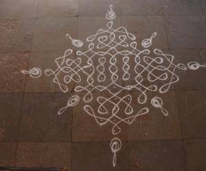 Dotted chikku kolam