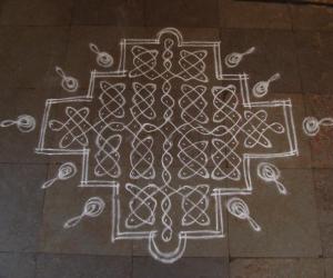 Dotted chikku kolam