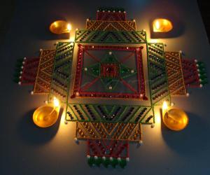 Rangoli: Kundan Padi kolam