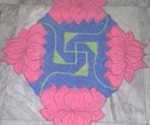 Lotus Rangoli with 15-1 straight dots