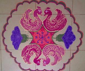 Margazhi Day 16 kolam - A Swan Rangoli with 15-8 interlaced dots. HAPPY NEW YEAR TO ALL 