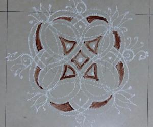 Freehand padi kolam with rice flour n kavi