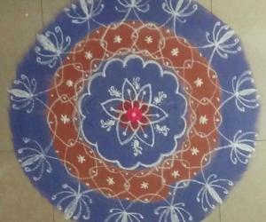 Sanskar Bharthi Rangoli / Freehand Rangoli with recycled colours 