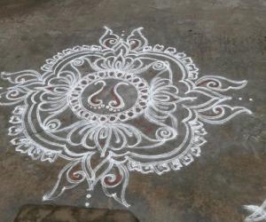 Rangoli: Lakshmi kolam