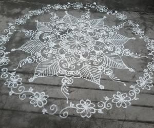 Freehand circle  kolam