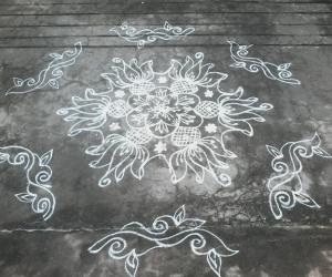 Lotus circle kolam