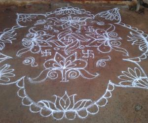 Free hand rangoli