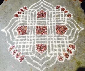 Rangoli: Small Padi Kolam with Glitter