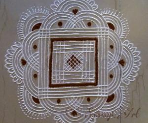 Rangoli: Padikolam