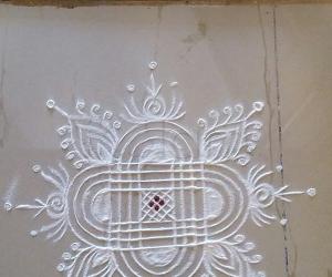 Rangoli: Padikolam