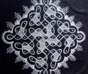 Rangoli: Chikku Kolam Design