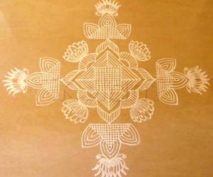 Rangoli: Thai Velli Kolam 4