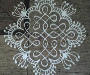 Rangoli: Chikku kolam