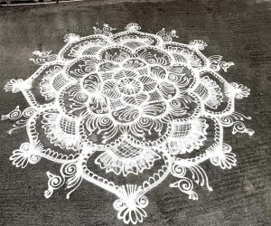 Free hand kolam