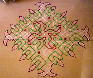 Maroon/green/white chikku kolam