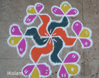 Rangoli: Tripetaled