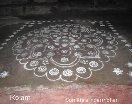 Rangoli: Achhu Kolam