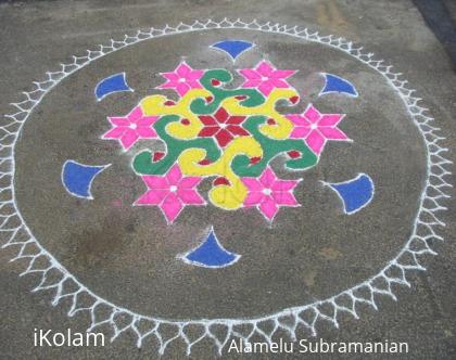 Rangoli: kili mooku kolam