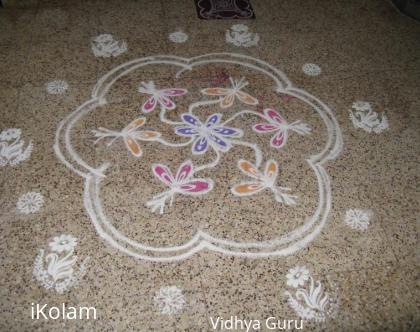 Rangoli: 7 to 4 Flower 