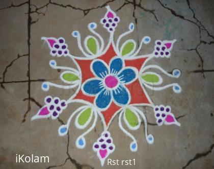 Rangoli: Grapes kolam