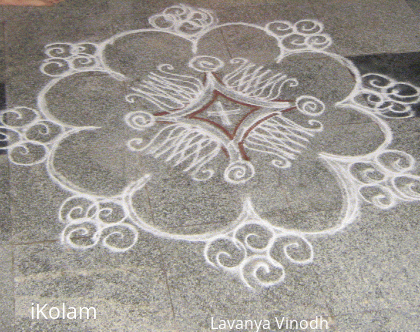 Rangoli: A simple kolam