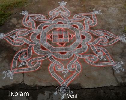 Rangoli: Kuzhal Kolam