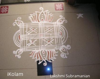 Rangoli: Friday kolam (Apartment)