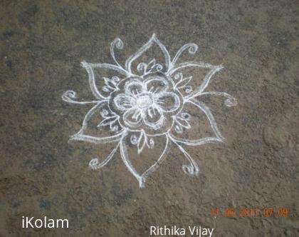 Rangoli: freehand kolam