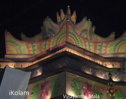 Rangoli: DURGA PUJO CELERBRATION - KOLKATA DOES NOT SLEEP FOR ALL THE 4 DAYS. 