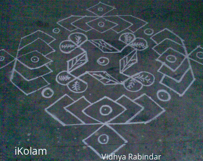 Rangoli: Lotus Kolam