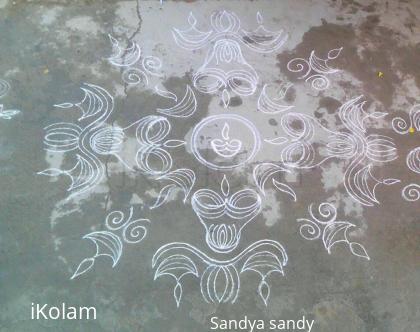 Rangoli: deepam muggu