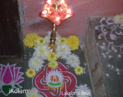 Rangoli: kuthu vilaku decor (lamp puja)