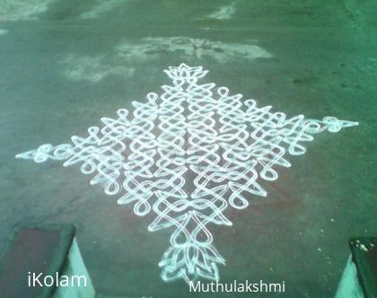 Rangoli: chikku kolam