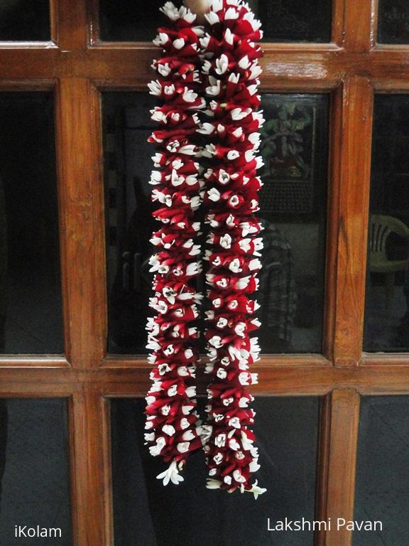 Garland tying - garland.JPG