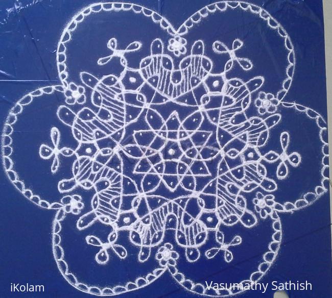 Rangoli: chikku kolam dots with 13-7 interlaced dots