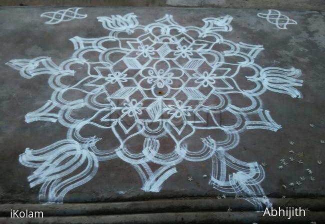 Rangoli: Star rangoli 