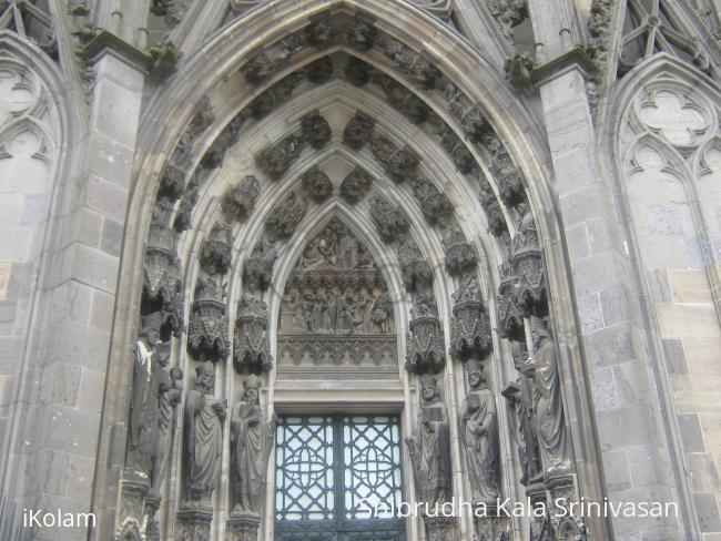 Photos - Architecture on the walls of the castle