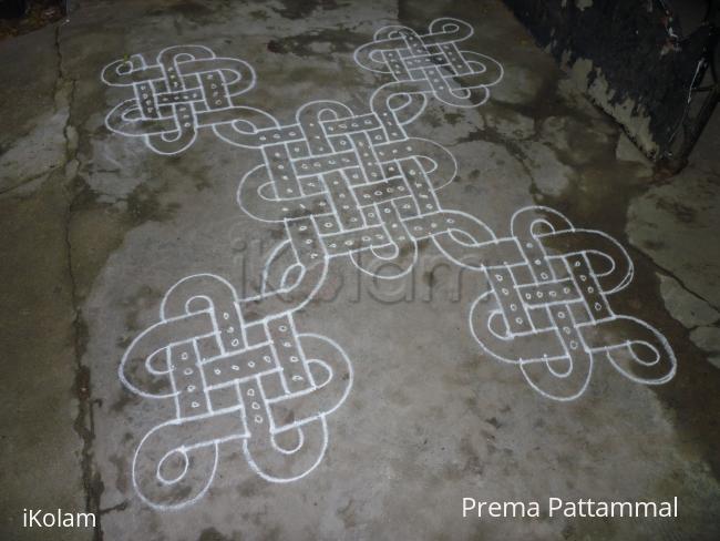 Prema's margazhi kolam - Suzhi kolam