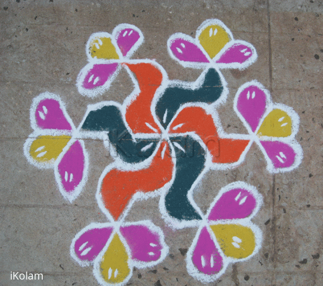 Rangoli: Tripetaled