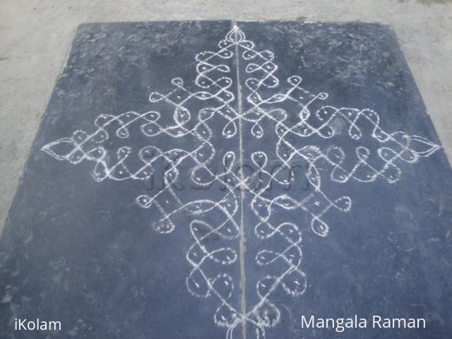 Rangoli: kolam drawn on 25th dec 09