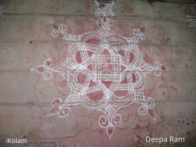 Rangoli: simple padi kolam