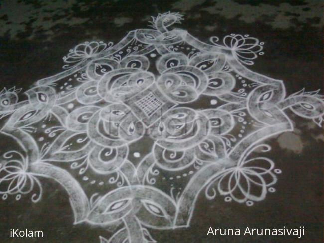 Rangoli: simple kolam.