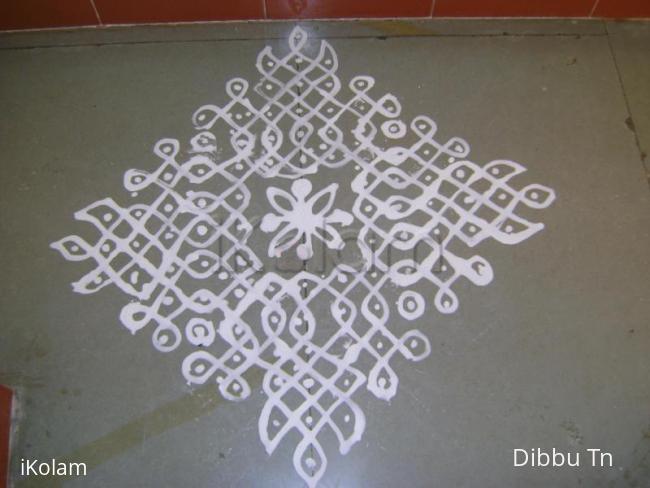 Rangoli: Maavu Kolam