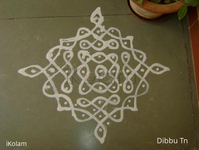 Rangoli: Maavu Kolam-2