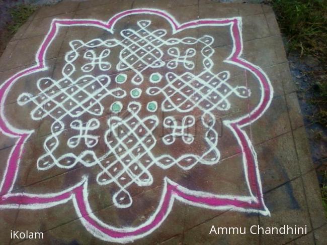 Rangoli: Kolam with dots